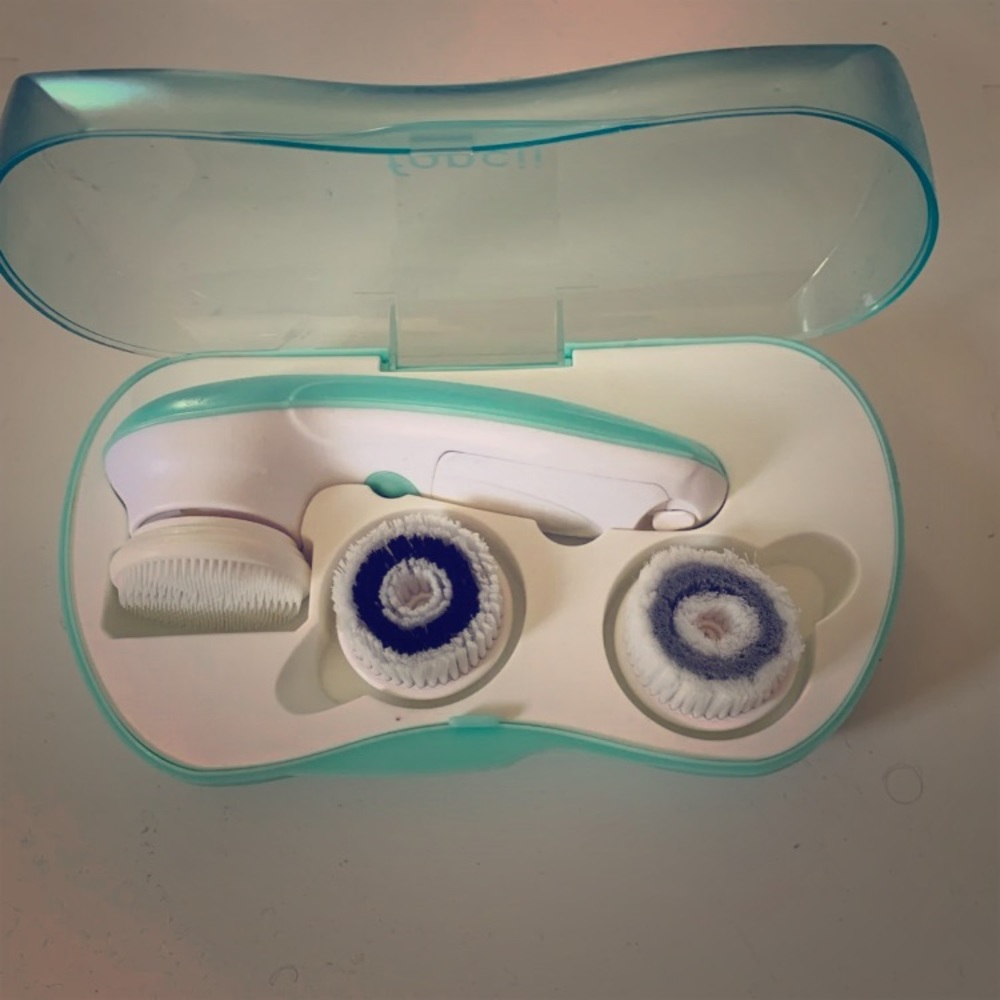 Fancii Cora Facial Spin Brush Set